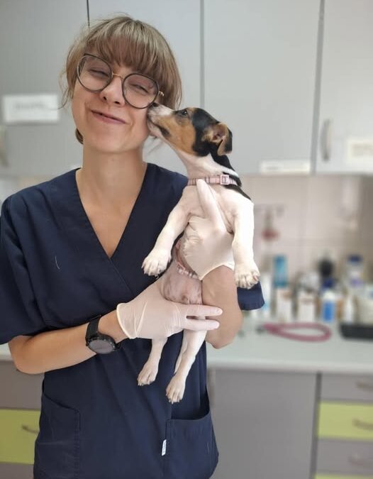 Dr Julia